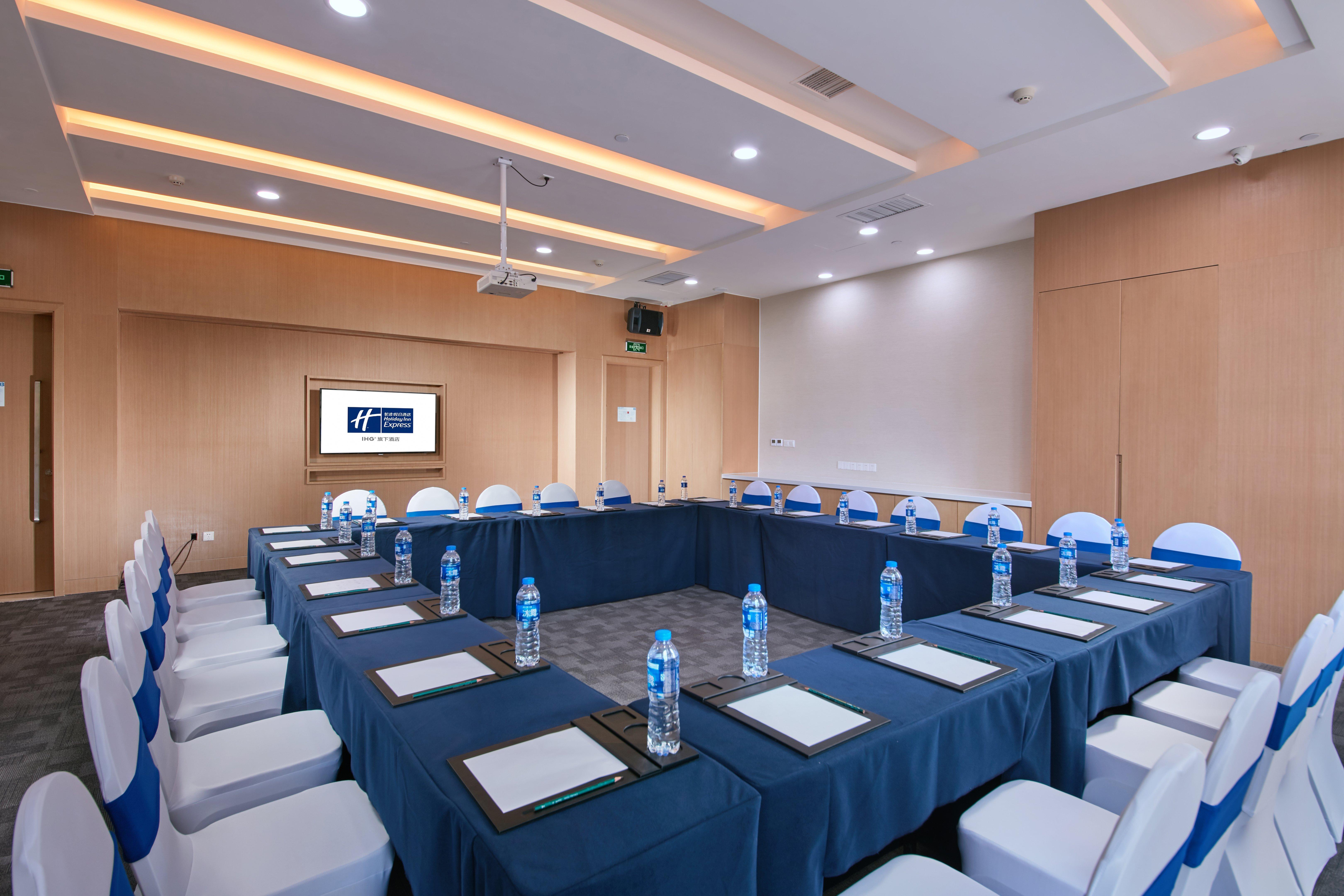 Holiday Inn Express Luoyang Yichuan By Ihg Exterior foto