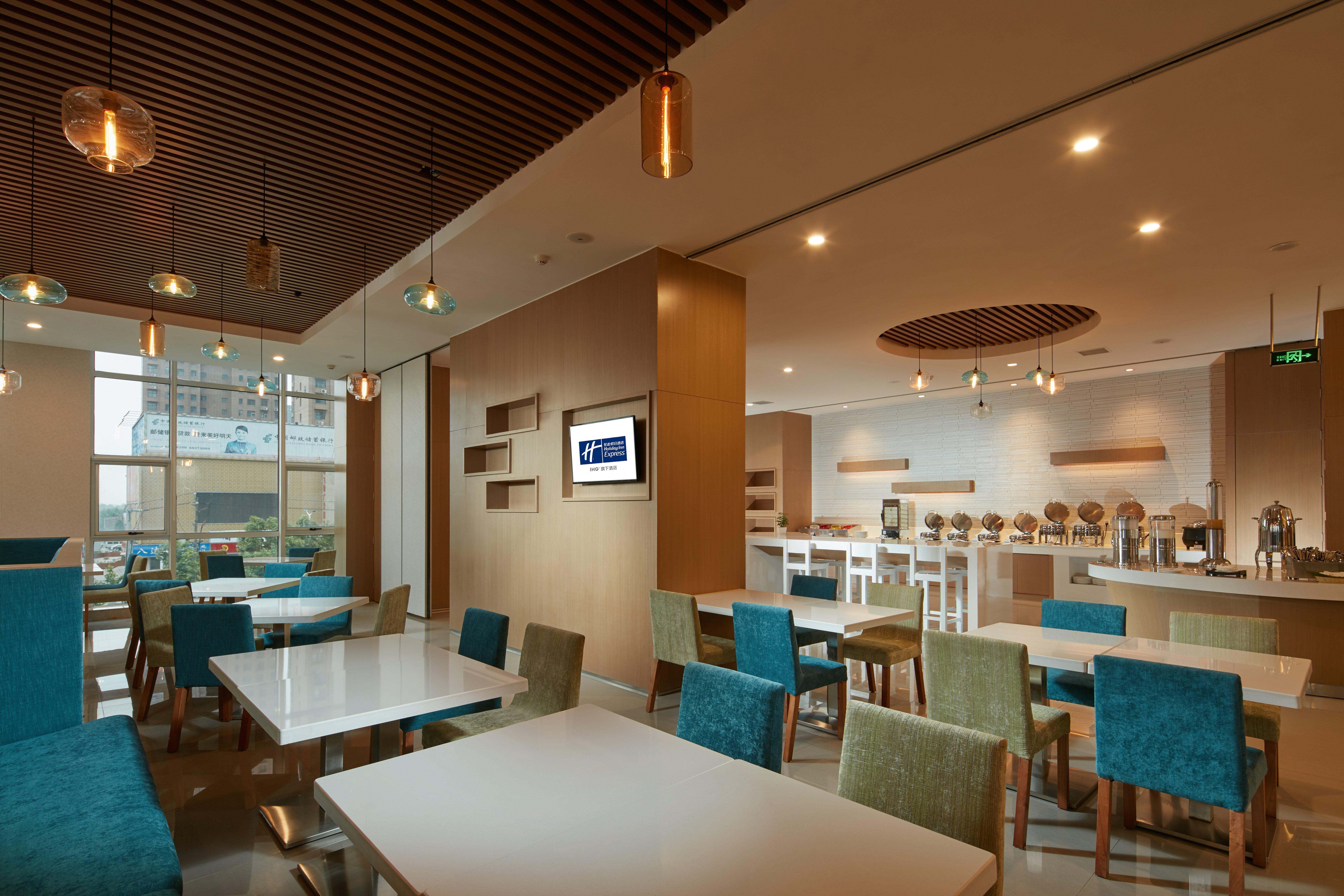 Holiday Inn Express Luoyang Yichuan By Ihg Exterior foto
