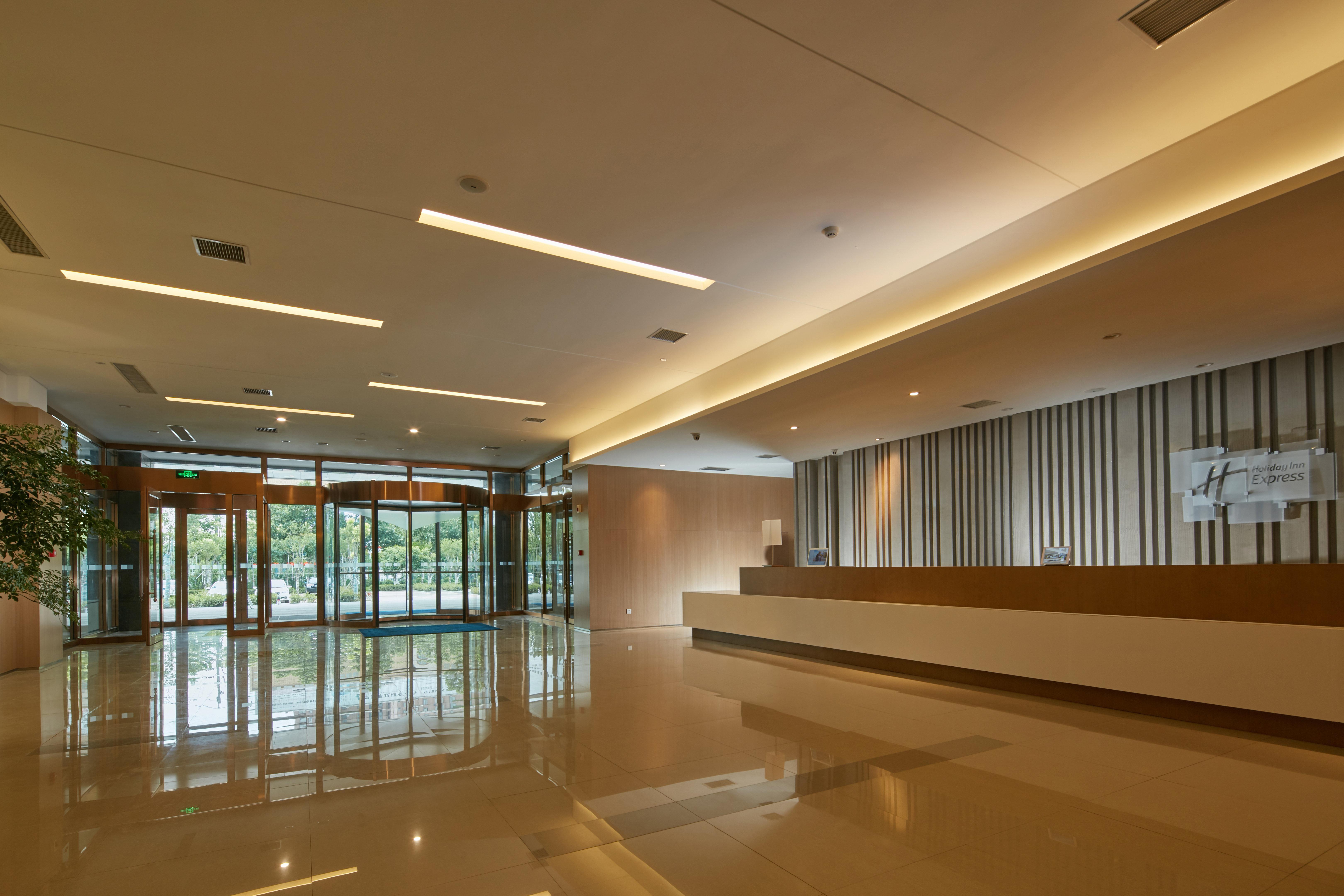 Holiday Inn Express Luoyang Yichuan By Ihg Exterior foto