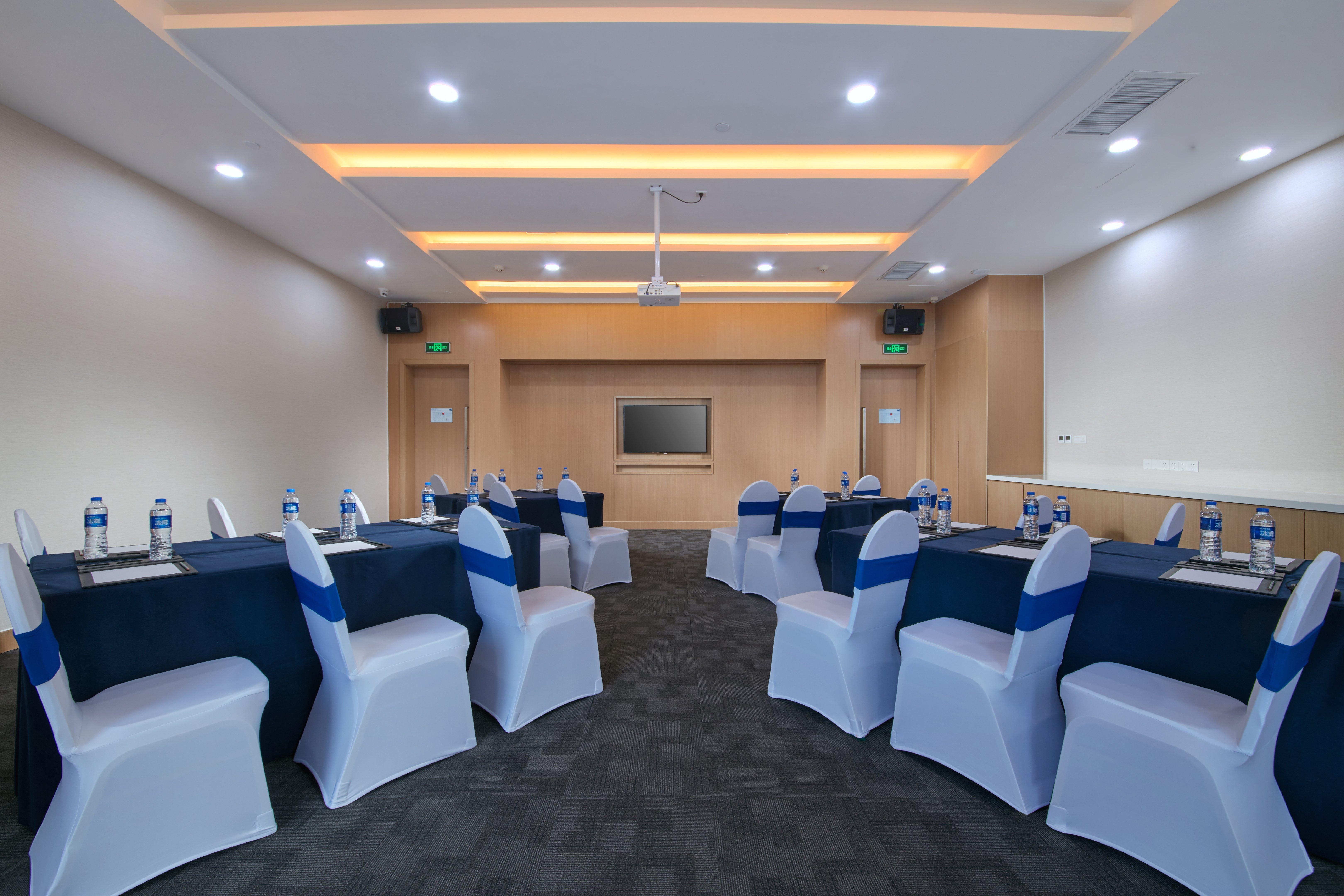 Holiday Inn Express Luoyang Yichuan By Ihg Exterior foto